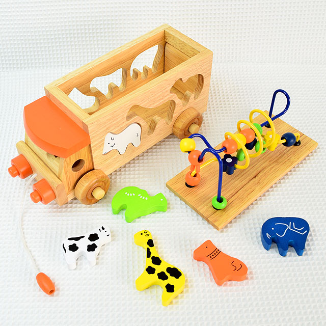 知育玩具 3歳 アニマルビーズバス 木のおもちゃ 車 ルーピング ビーズコースター 動物 型はめパズル 引っ張る 引き車 名前入り 名入れ 知育 おもちゃ パズル 木製 男の子 女の子 エドインター
