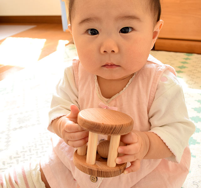 日本製の出産祝い 木