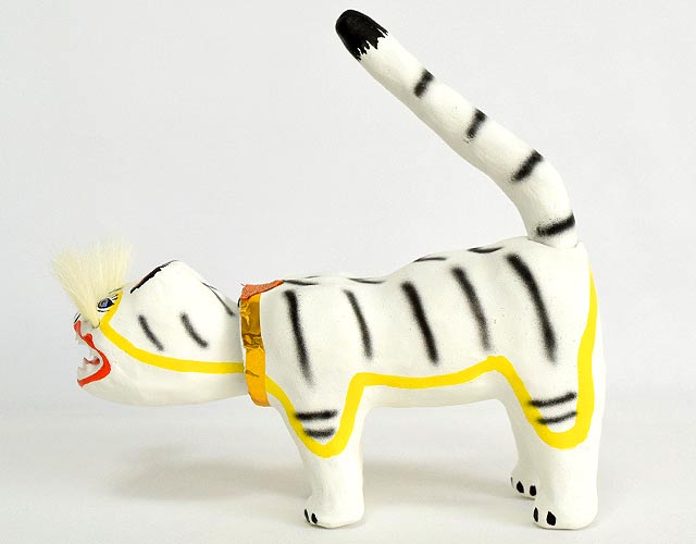 首振りの虎　伝統工芸品