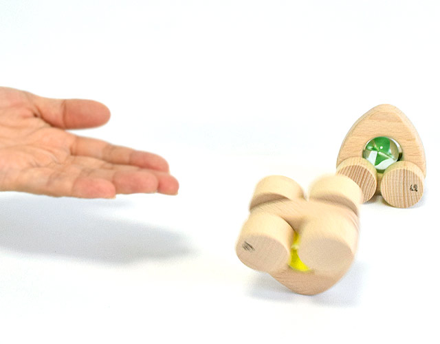 おむすび型の車 グッドトイ