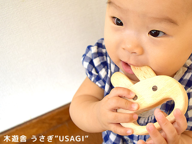 歯固めやおしゃぶりとしても使える「木遊舎 うさぎ」