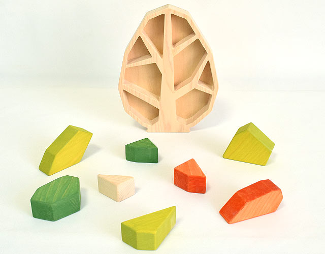 インテリアとしても映える木の形合わせパズル