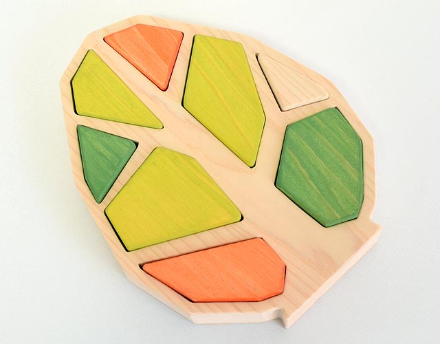 指先のトレーニングと集中力を育てる木製パズル