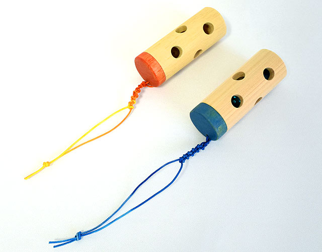 出産祝いに人気の日本製木製ラトル「りんりんラトル」